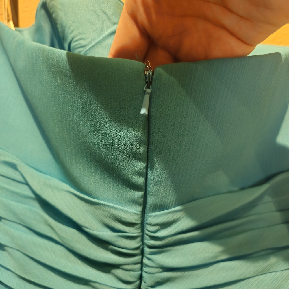 David's Bridal Strapless Blue Chiffon Bridesmaid Dress Size 8 - Picture 3 of 6